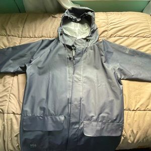 NEVER WORN Helly Hansen WORKWEAR Heavy Duty Rain Coat, Dark Blue Men’s Small